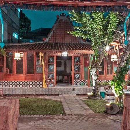 Budarno Homestay Kejayan Exterior photo