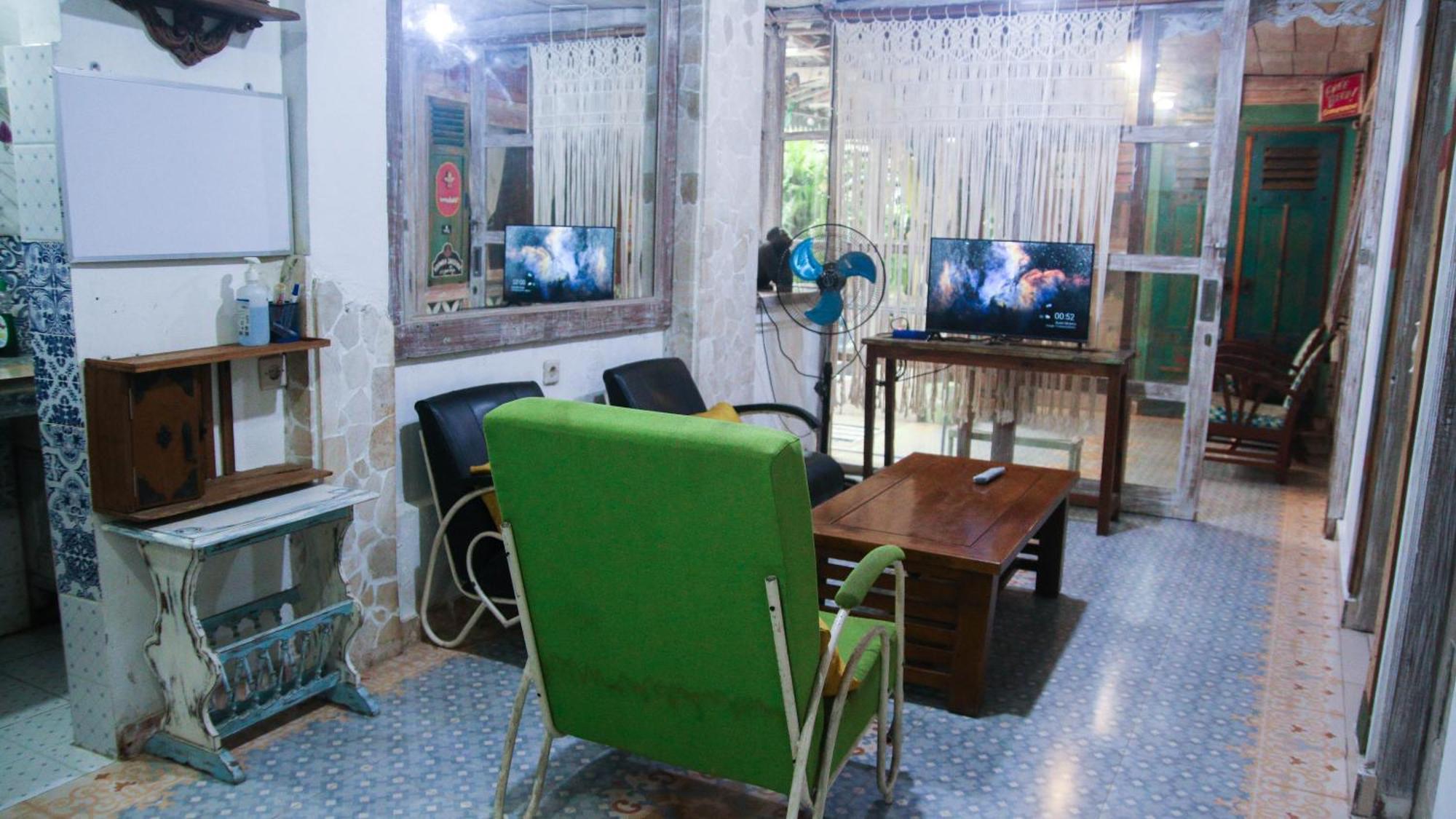 Budarno Homestay Kejayan Exterior photo